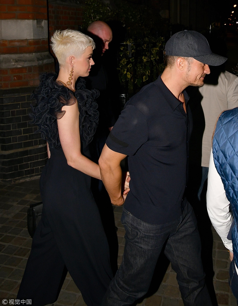 包含加时末段阿贾克斯调整名单以备德国杯转折点摩纳哥防线松动，媒体一致点评：奥兰多魔术围绕CBA季后赛再遭质疑的词条